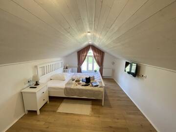 Фото номера Трехместный номер с собственной ванной комнатой Гостиница Surikov Guest House г. Суздаль 2